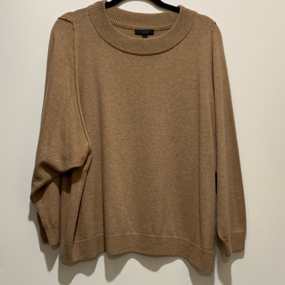 J. Crew 🍒 Merino wool pull over - Picture 2 of 14